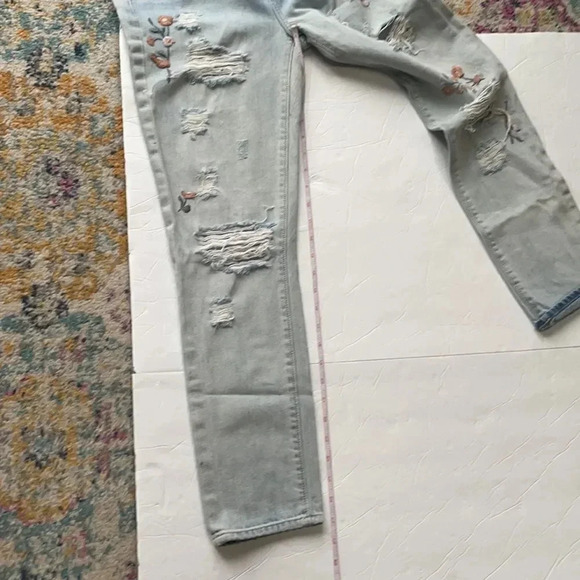 Lucky Brand jeans, Sienna slim boyfriend, Distressed, embroidered flowers, size0 - Picture 11 of 13